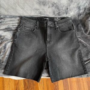 BRAND NEW fashion nova dark gray denim shorts